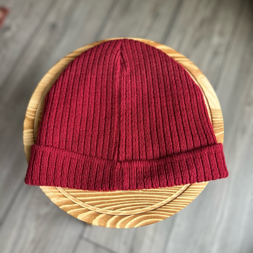 Levi’s Red Knit Beanie | Fleece-Lined | Unisex Winter Hat - Picture 2 of 6